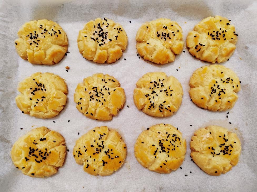 轻轻一按就碎掉的原味桃酥（不输猪油版）