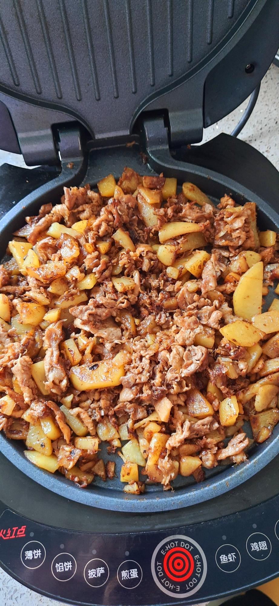 电饼铛烤孜然土豆肉片的做法