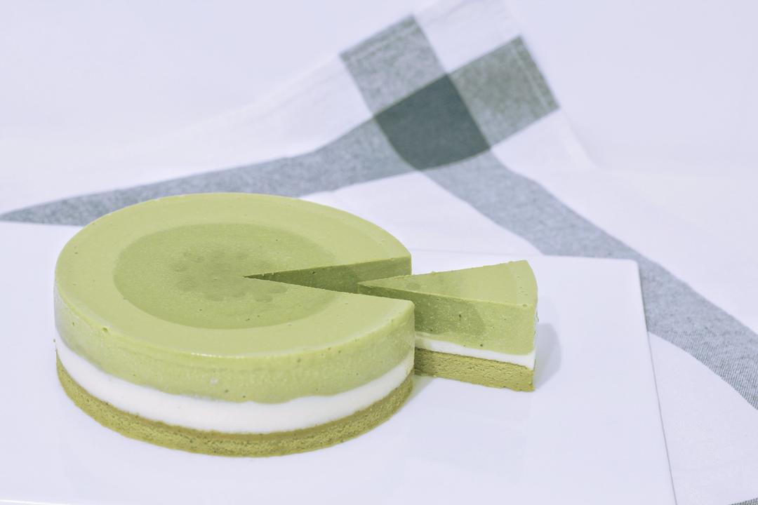 渐变抹茶慕斯蛋糕：我Amanda带着既美又作的抹茶甜点又来了！【曼食慢语】