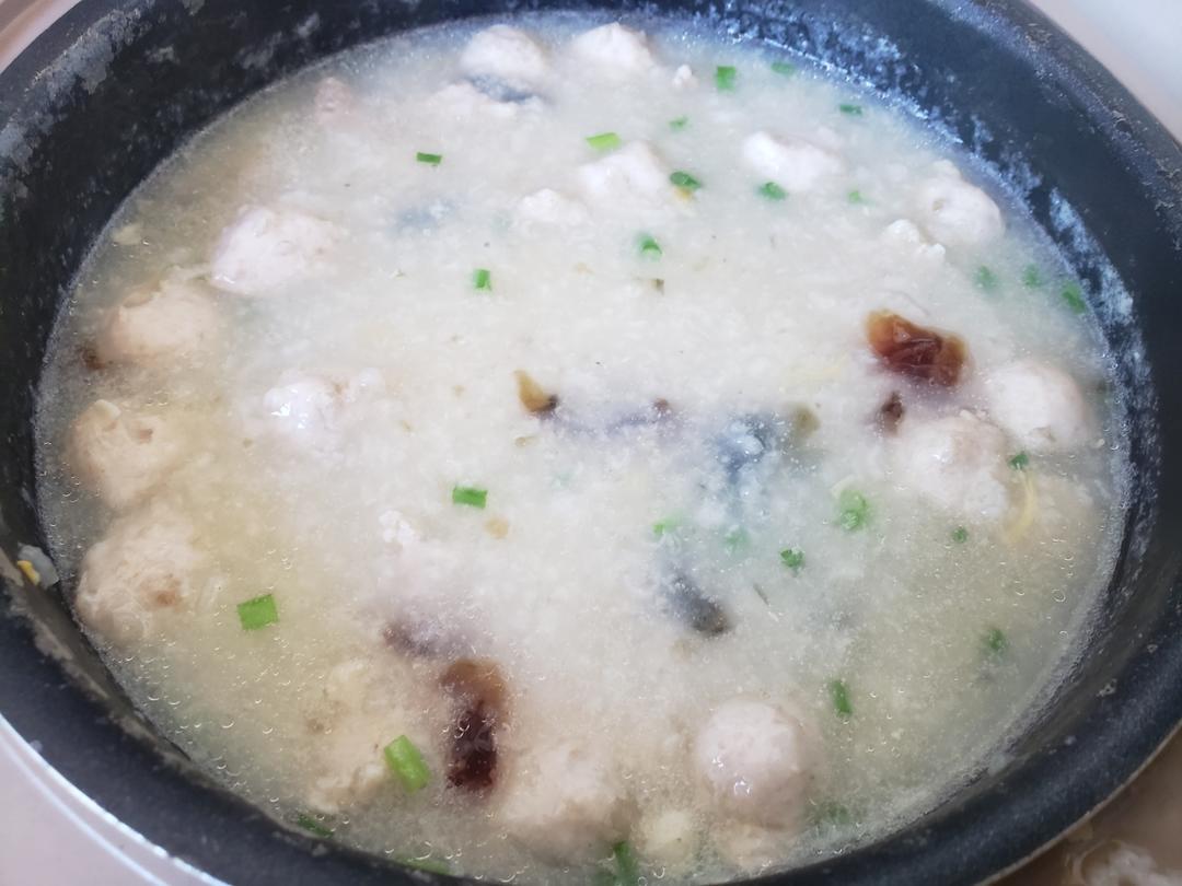 肉丸皮蛋瘦肉粥   电饭煲版