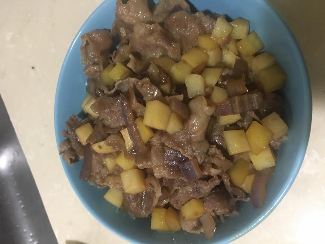 好吃到舔碗底的土豆肥牛拌饭