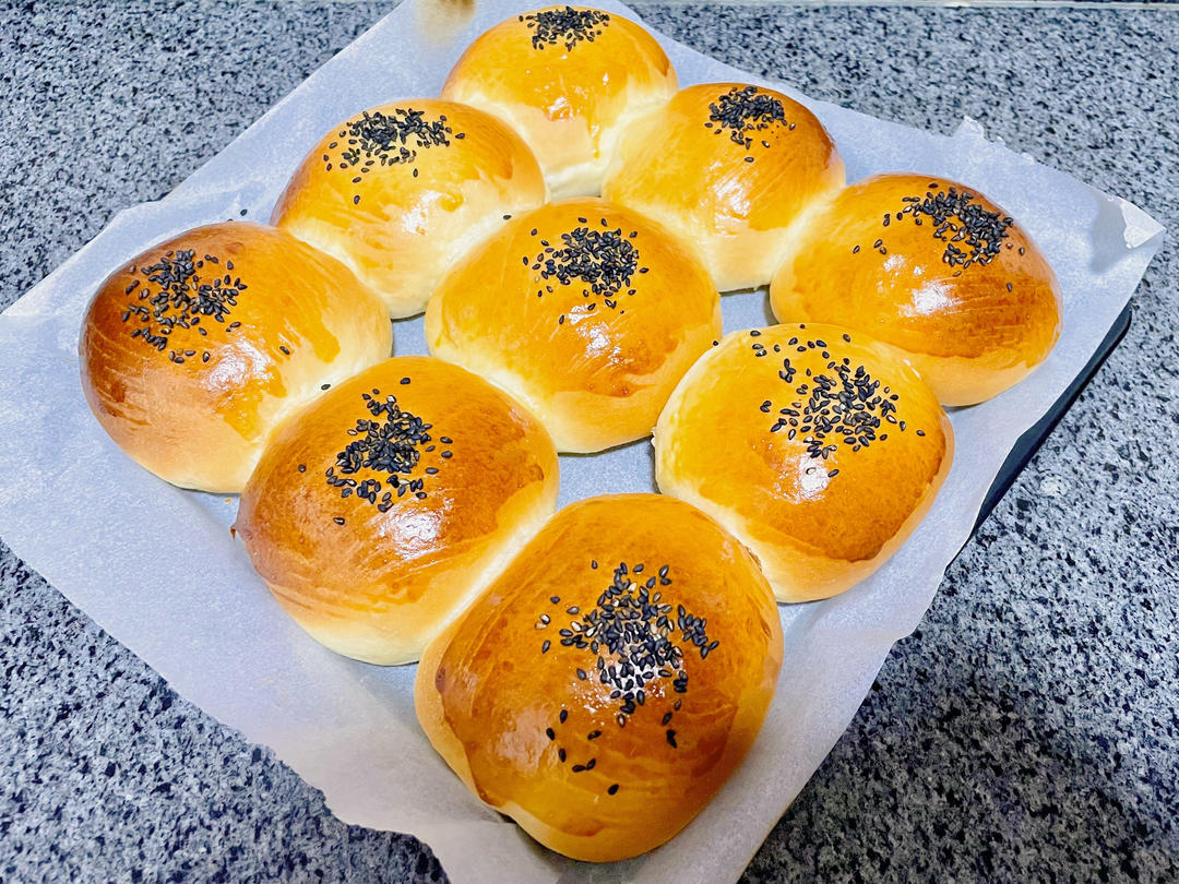 鲜奶油小餐包（一次发酵）