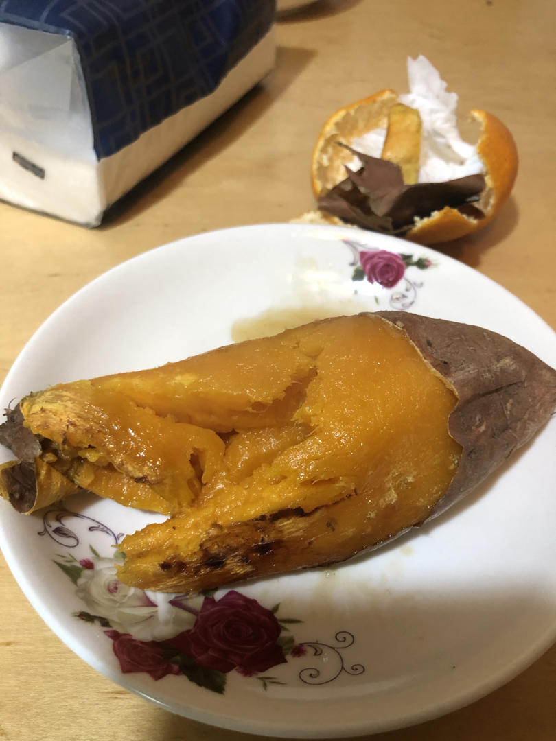 下厨房用户ubih做的微波炉烤红薯