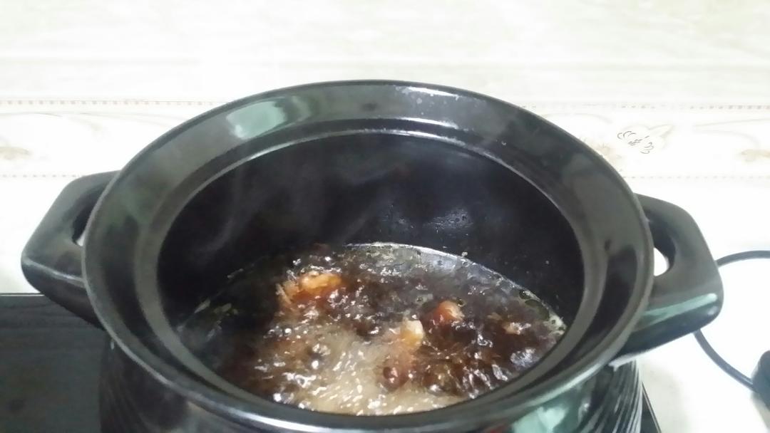 土茯生地排骨汤的做法