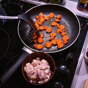 【墨食】西班牙鸡肉辣肠(Chorizo)烩饭的做法 步骤7