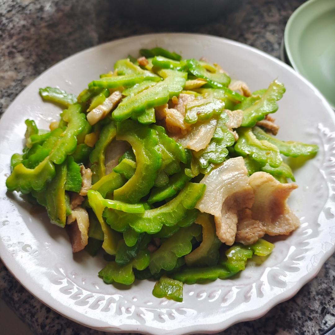 苦瓜炒肉片