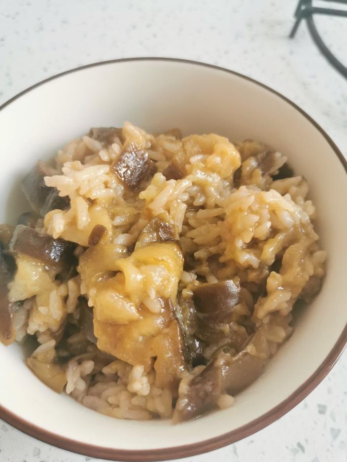 好吃到爆的茄子焖饭