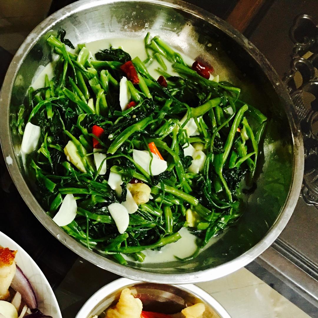 椒丝腐乳炒通菜