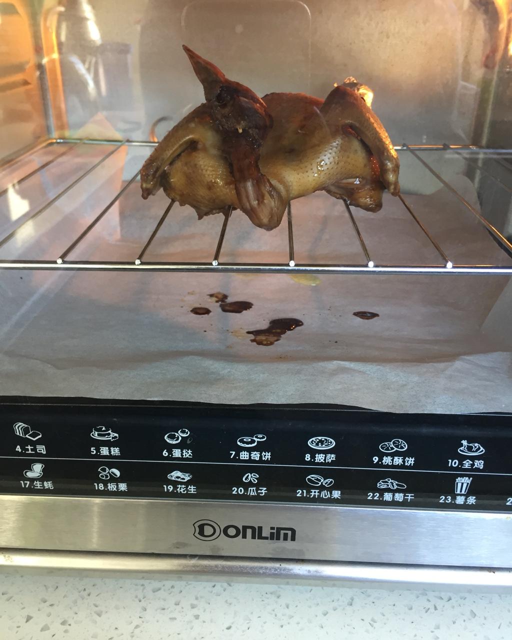 吮指脆皮烤乳鸽（自制酱汁版）