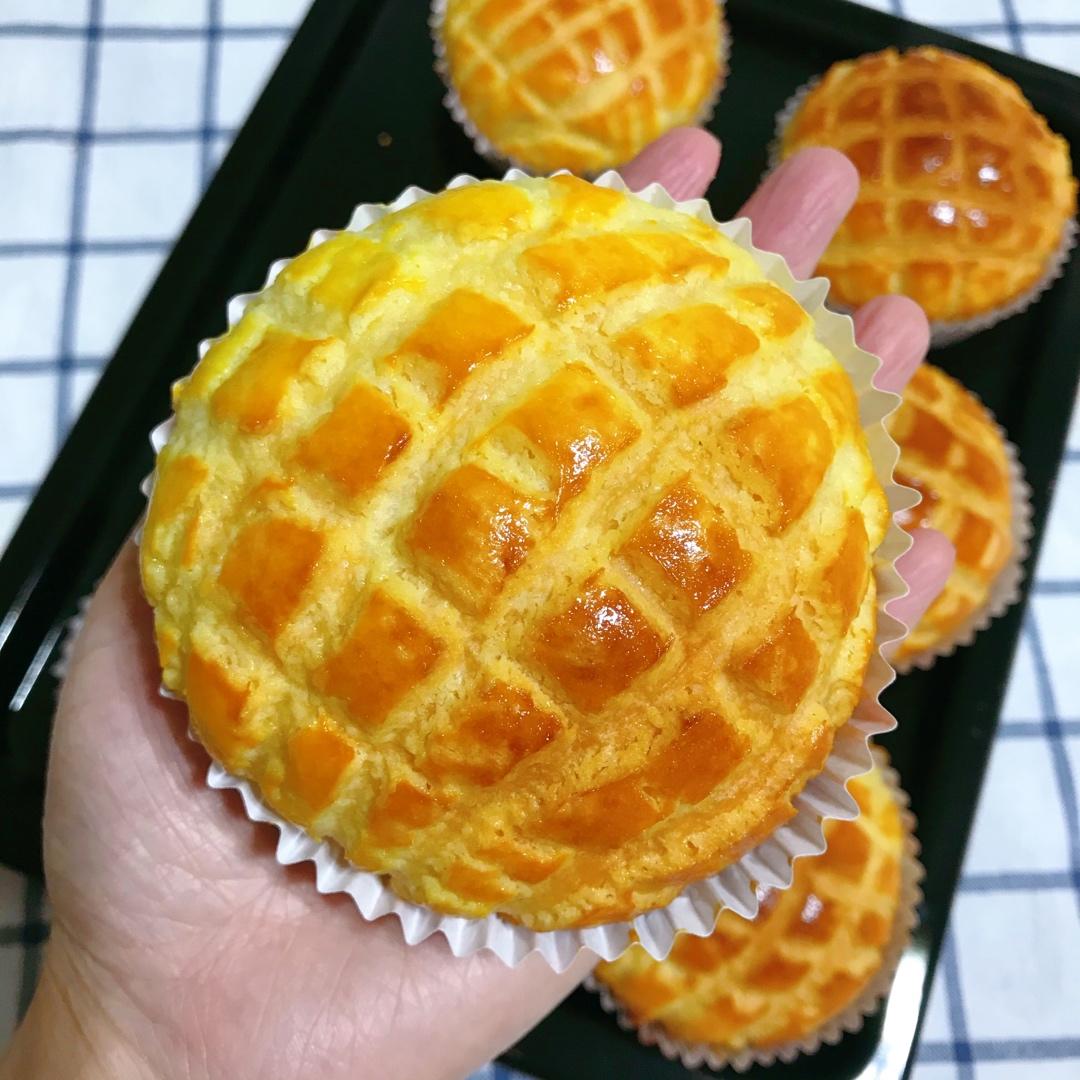 好吃到炸裂的港式菠萝包（附带制作酥皮的小视频）
