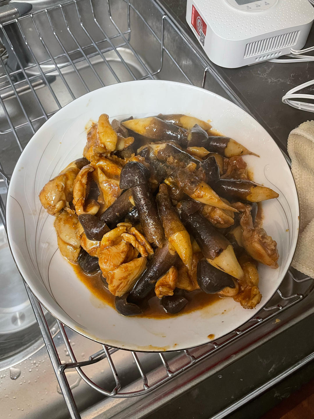 鸡腿肉炒黑鸡纵菌｜牛排菇焖饭