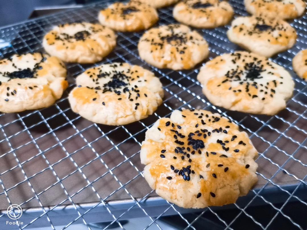 轻轻一按就碎掉的原味桃酥（不输猪油版）