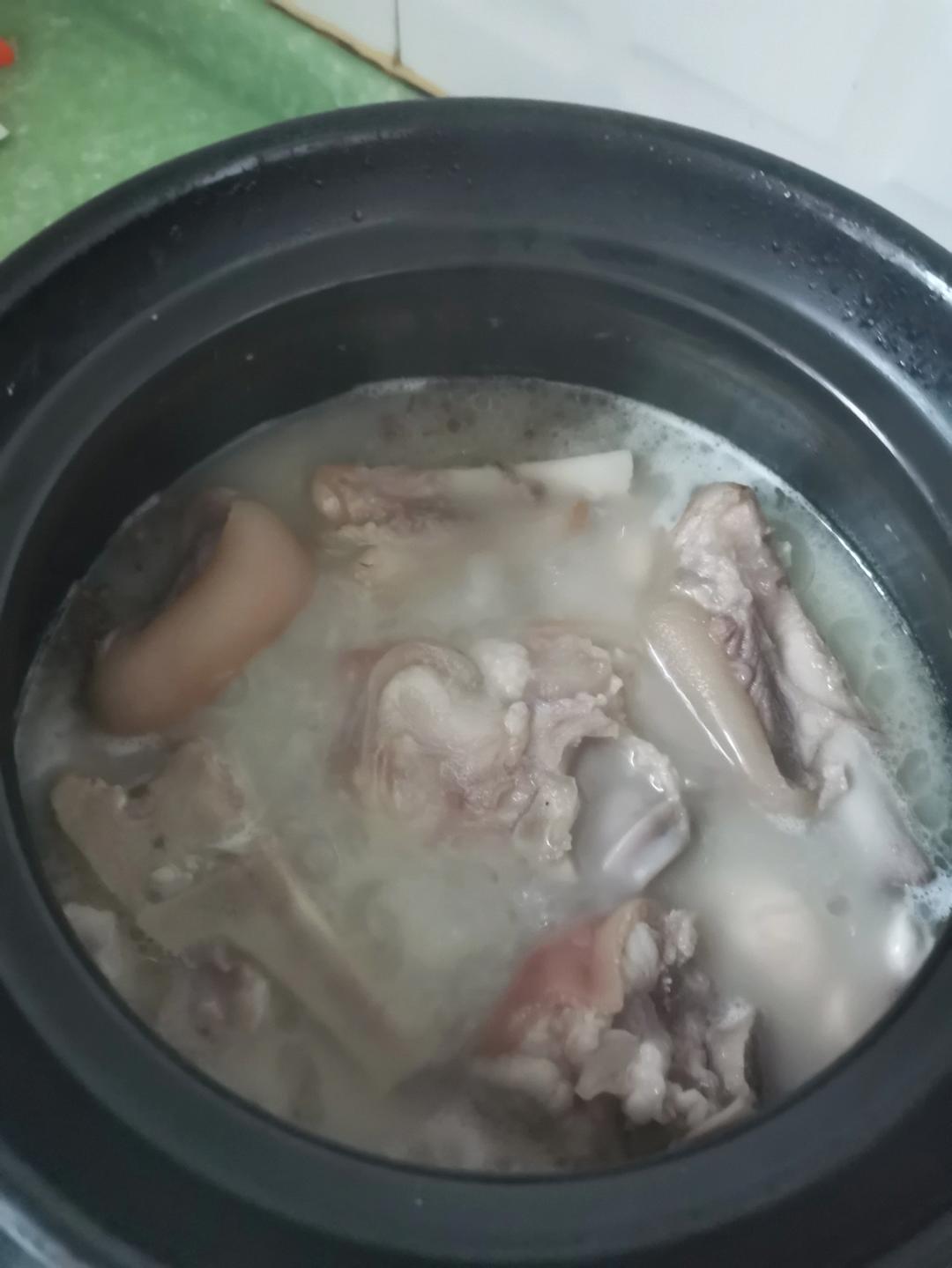 老妈蹄花汤