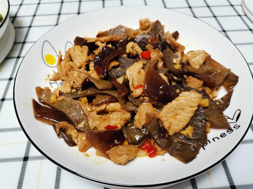 超下饭的木耳炒肉