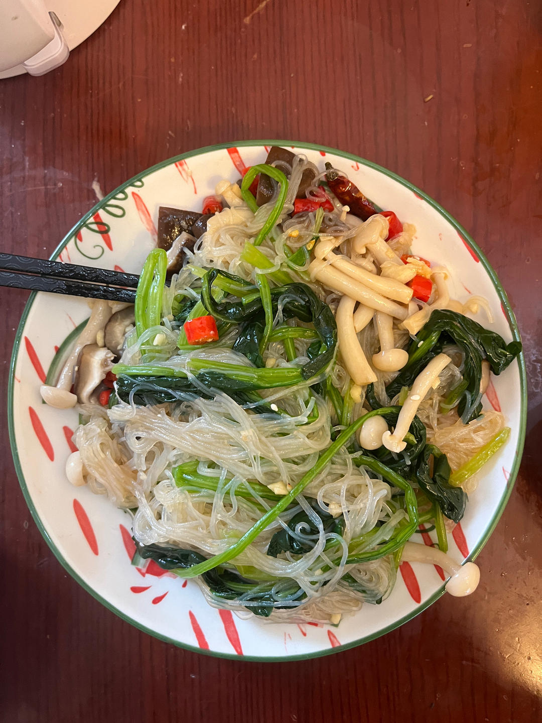 开胃爽口又营养的菠菜拌粉丝