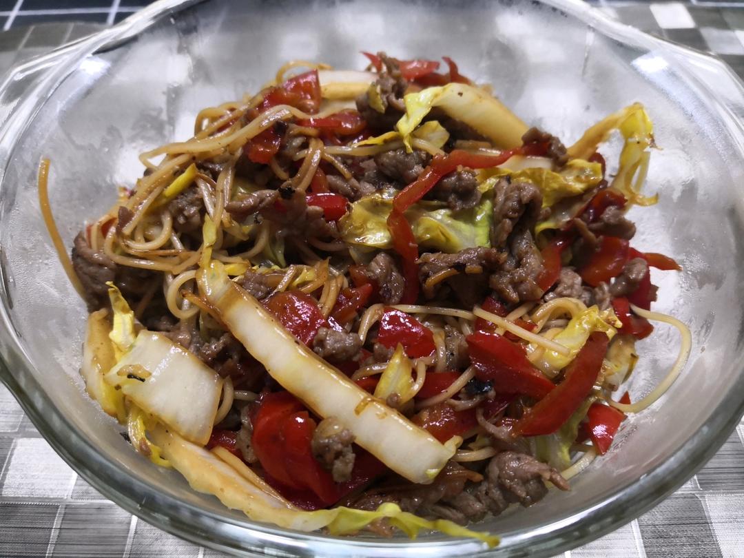 孜然牛肉炒拉条 家常面条百吃不厌的美味做法