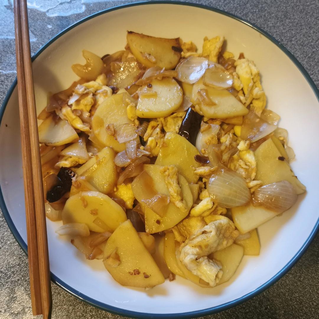 香喷喷的洋葱土豆片
