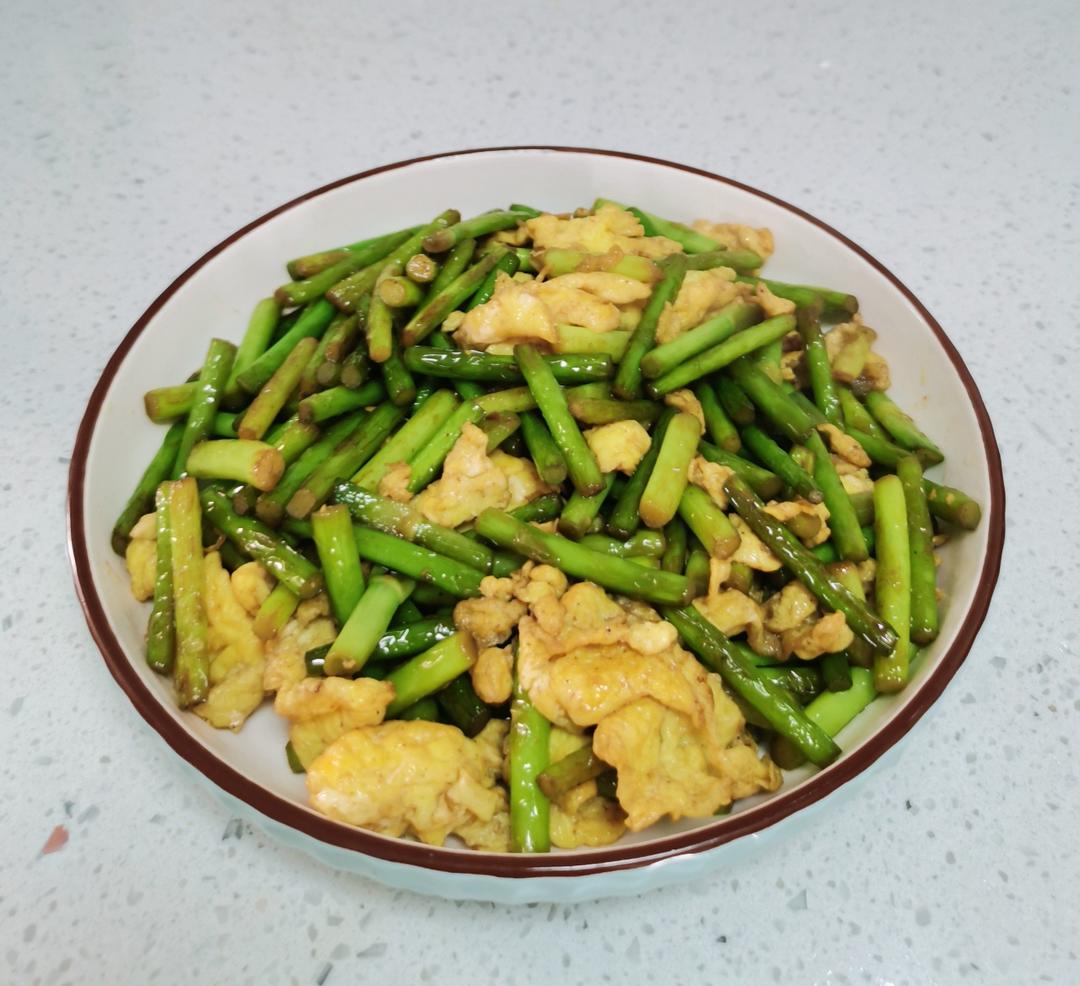 蒜薹炒鸡蛋