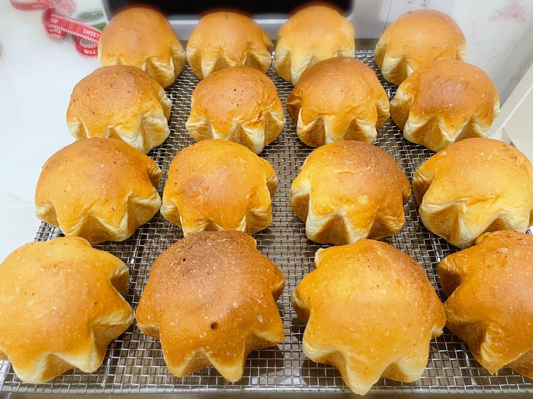 软fufu的经典肉松肠仔包