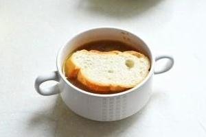 法式洋葱汤的做法 步骤9