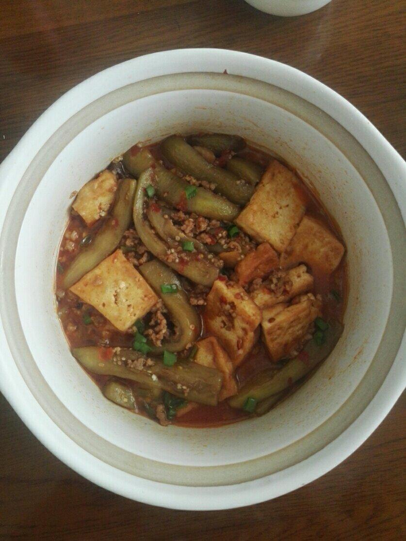 茄子肉沫豆腐煲