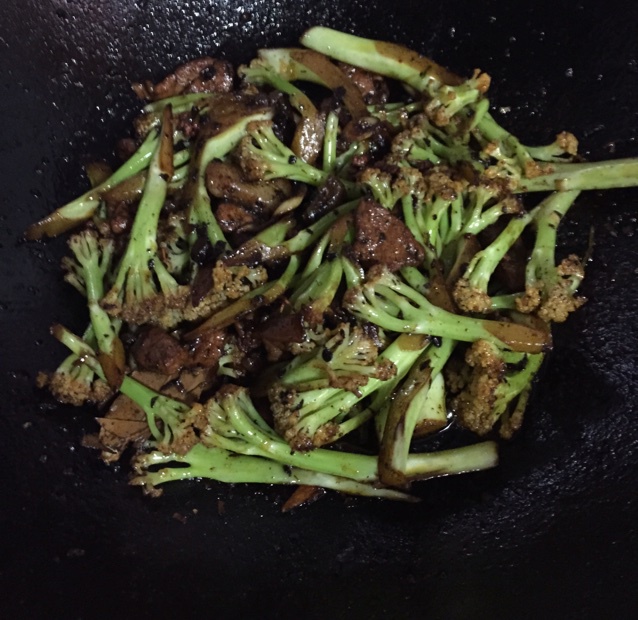 很“浪费”米饭的家常菜之一-------干锅菜花