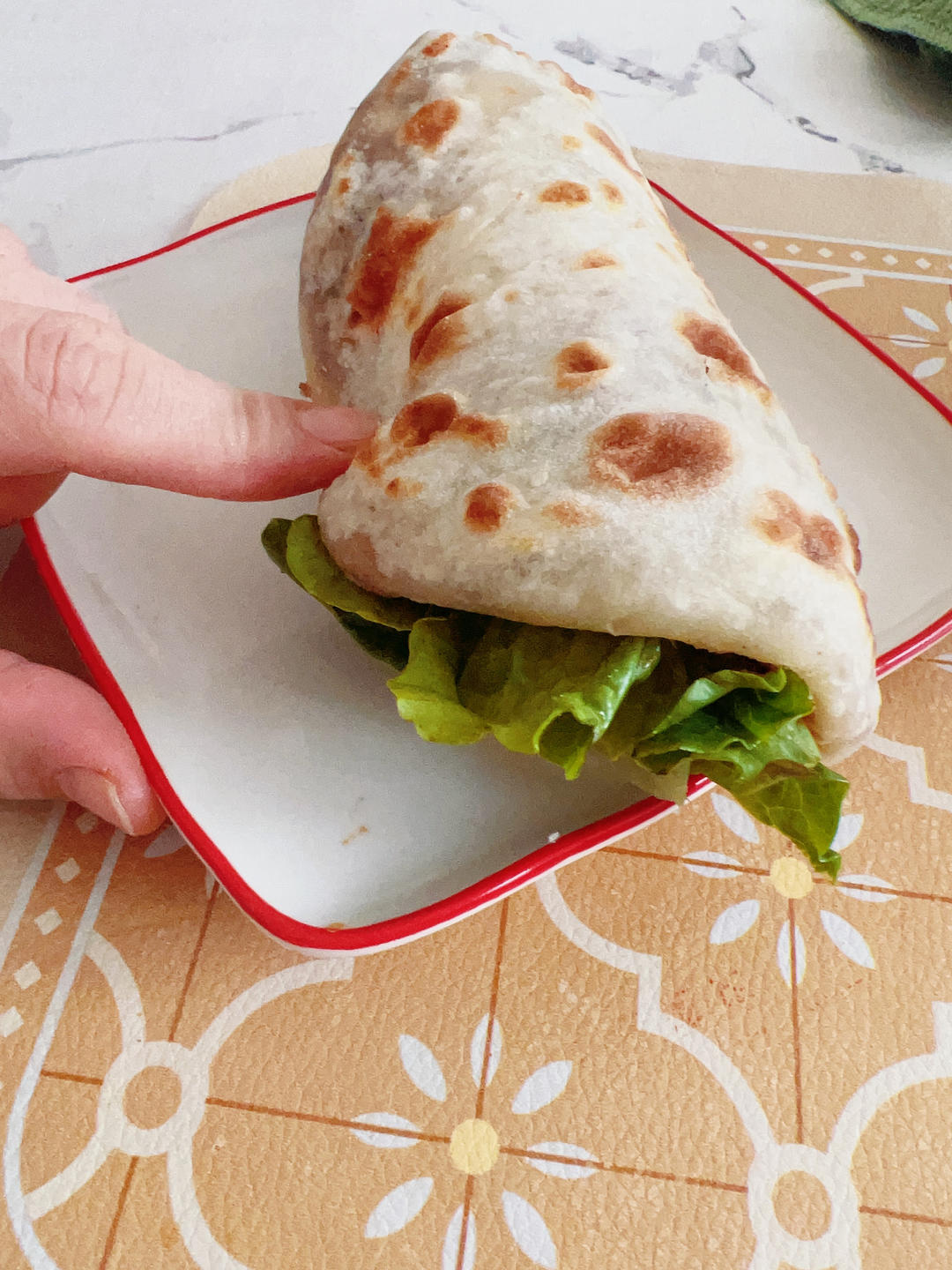 张张都鼓大泡的鸡蛋灌饼这样做不鼓大泡都难