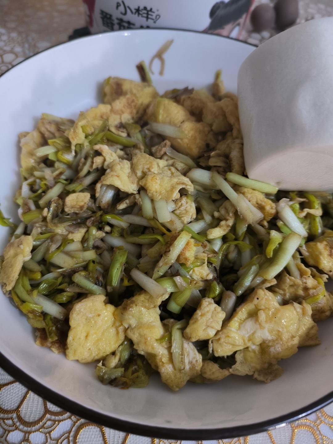 整个简单的韭黄炒蛋（手把手教学）