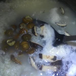 香菇栗子牛肉粥的做法 步骤4