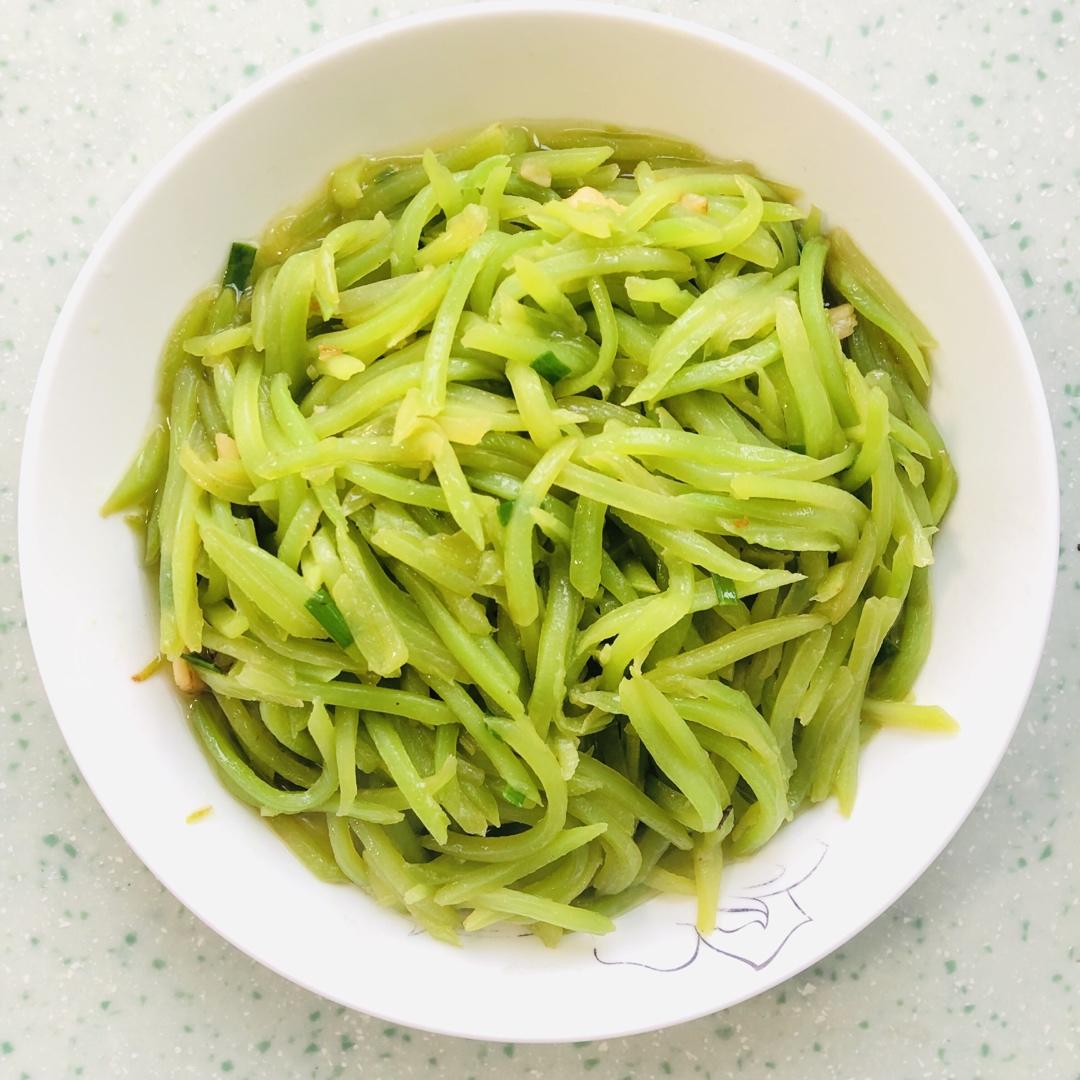 清炒莴笋丝