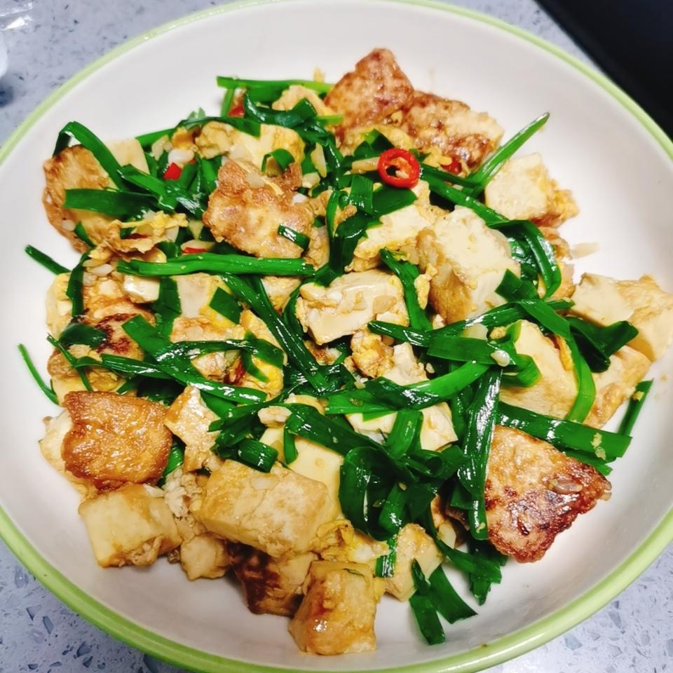 超简单的韭菜豆腐