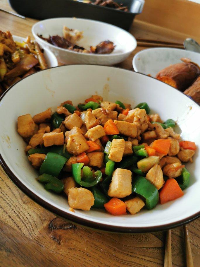 第一次发现鸡胸肉还可以这样做，😋好吃不长肉