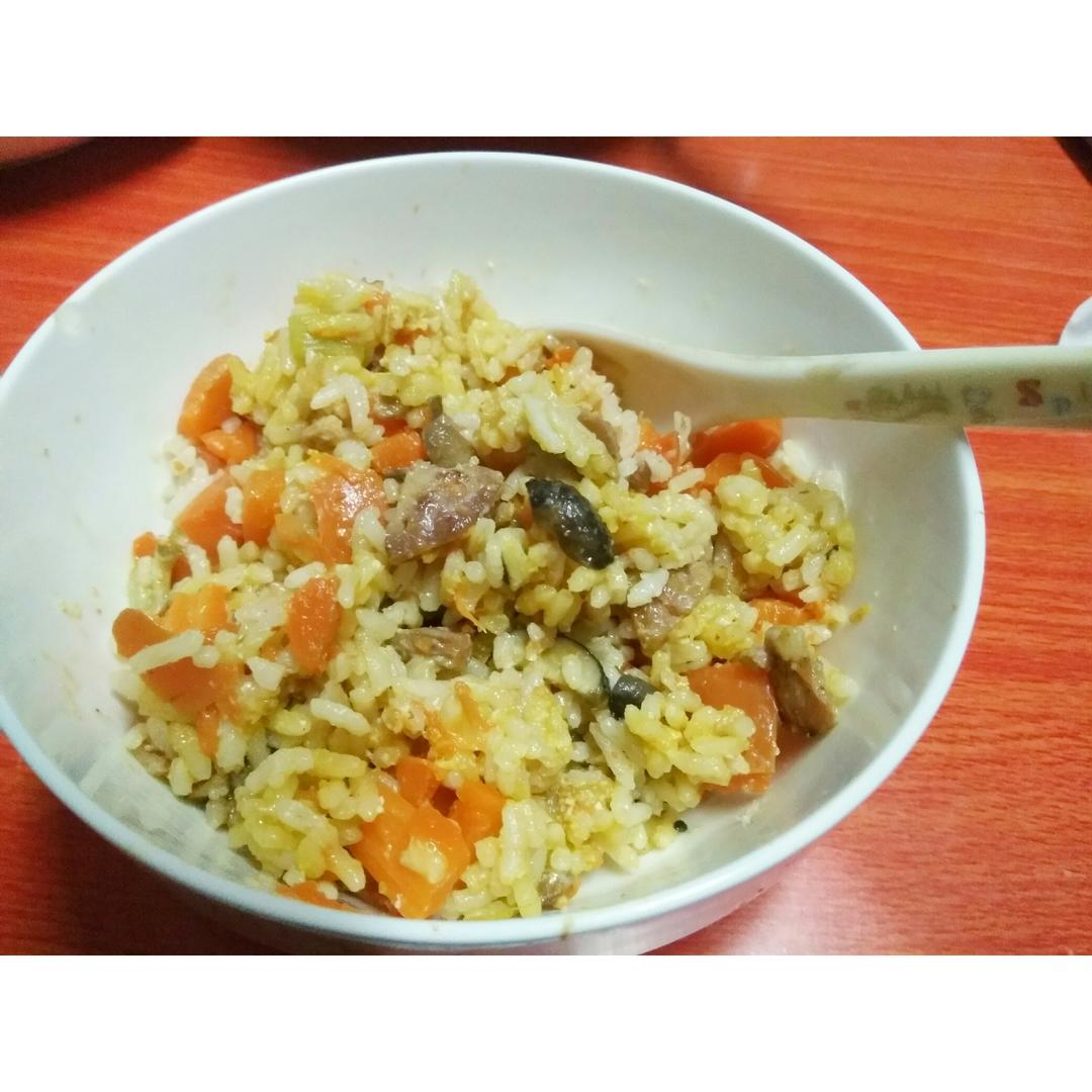 腊肠胡萝卜香菇焖饭