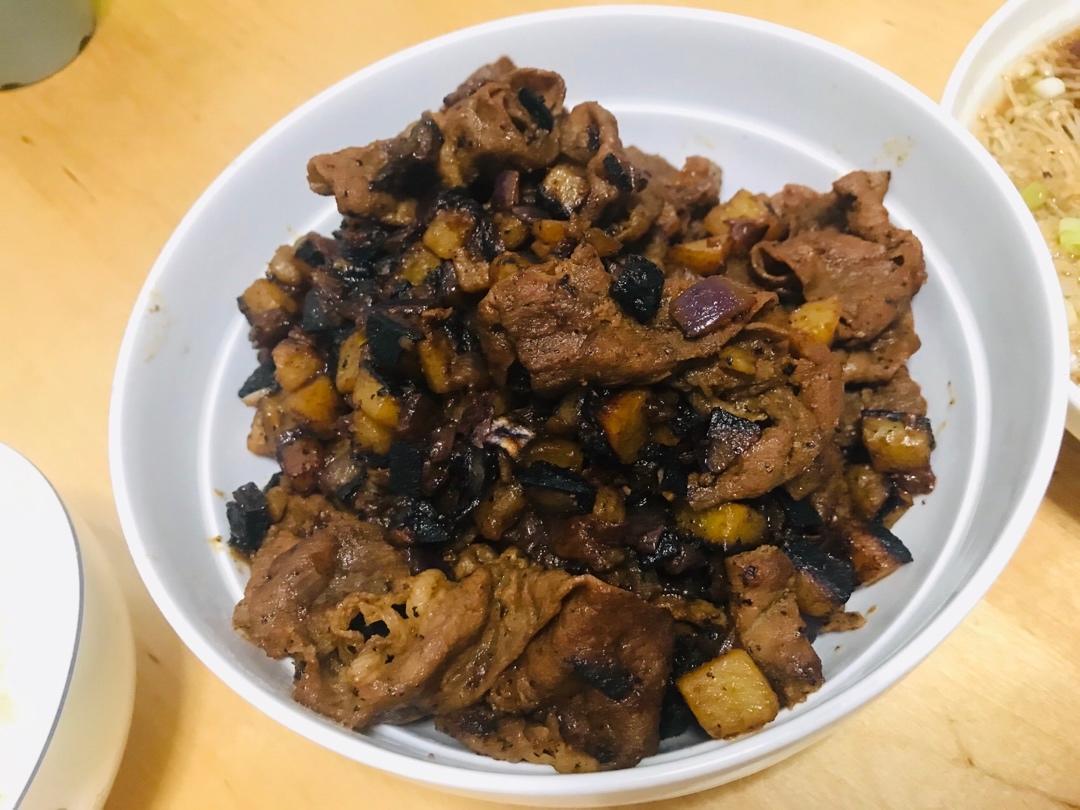 好吃到舔碗底的土豆肥牛拌饭