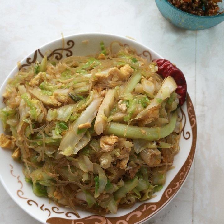 包菜粉丝炒鸡蛋