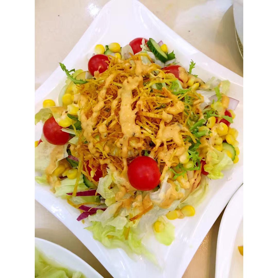 兰绮做的蔬菜沙拉