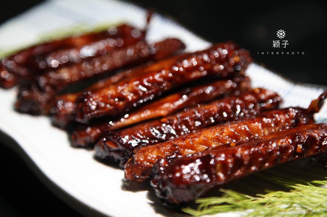 超级过瘾的酱鸭翅的做法