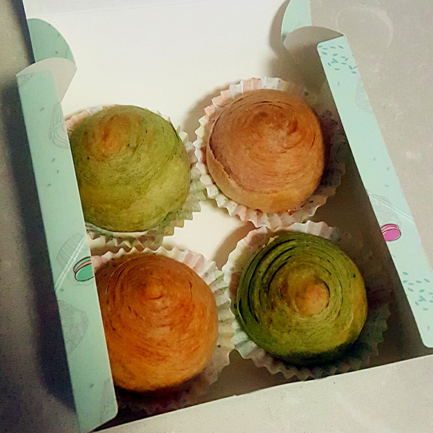 蛋黄酥：抹茶酥：（奶黄味）