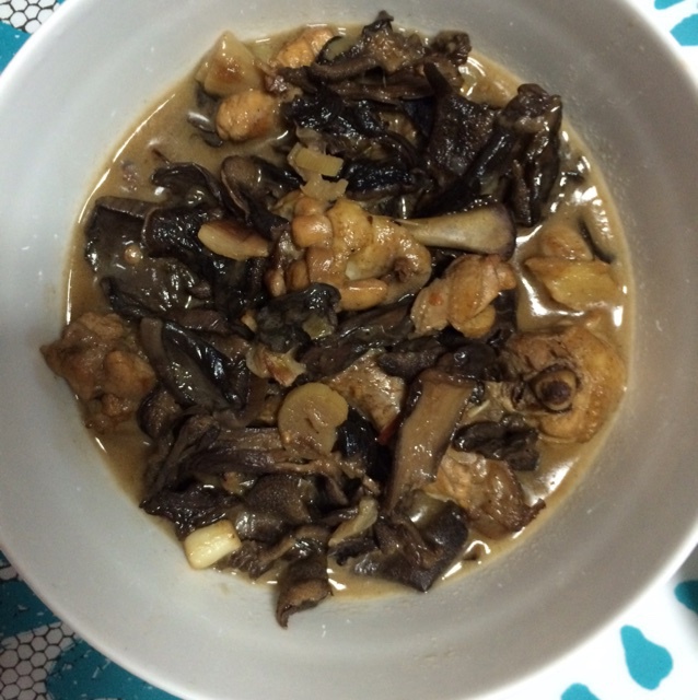 鸡腿炖蘑菇