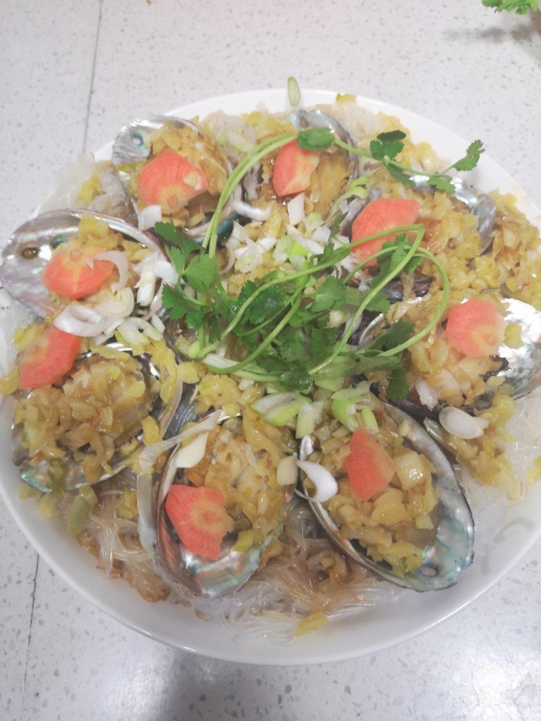 蒜蓉粉丝蒸鲍鱼