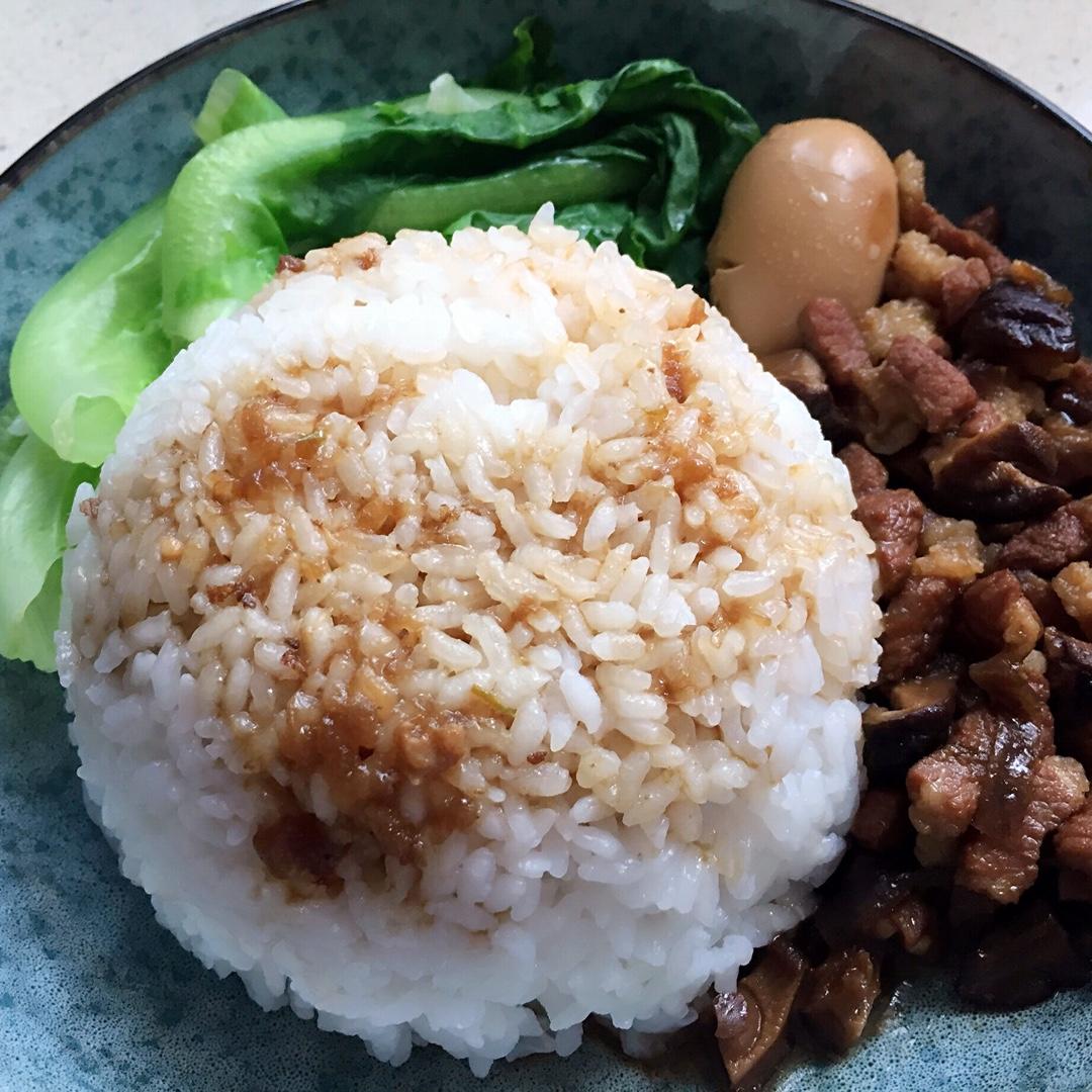 洋葱酥卤肉饭