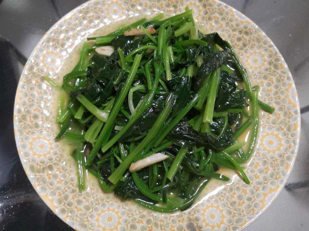 蒜蓉炒菠菜