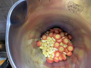 奶香胡萝卜玉米汁（豆浆机）的做法 步骤2
