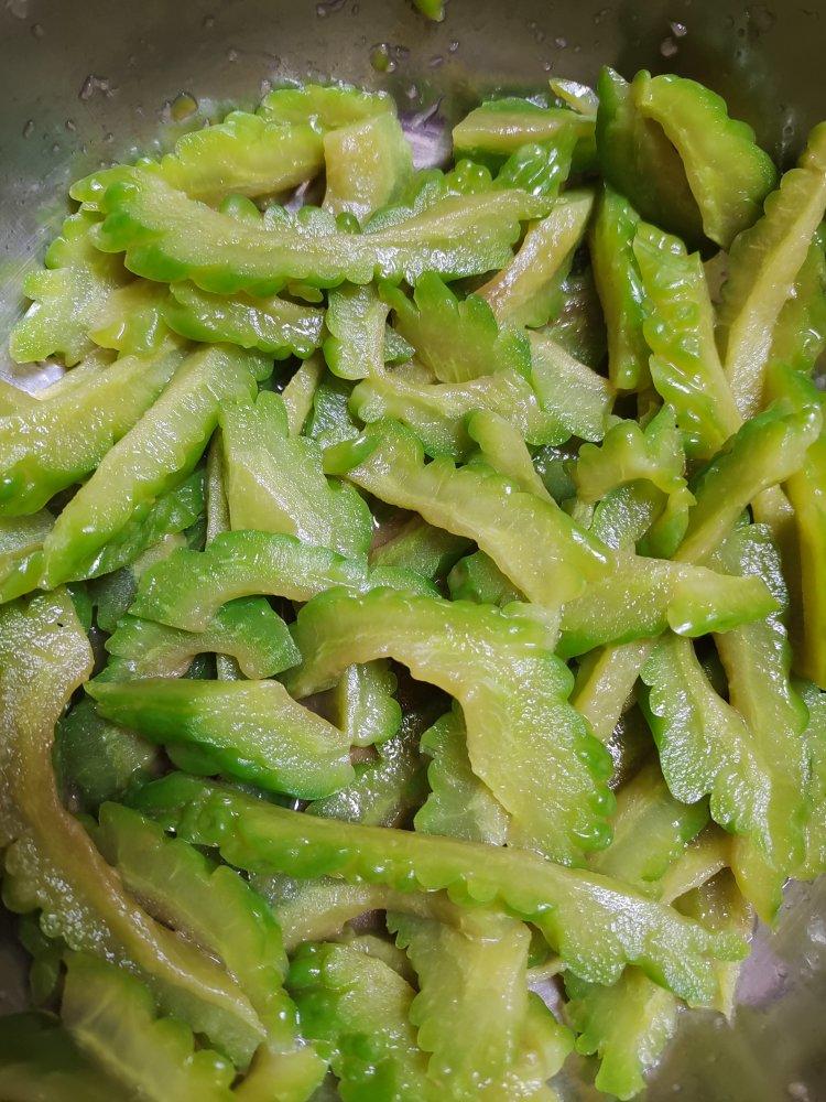 凉拌苦瓜（减脂肪，脆爽可口）