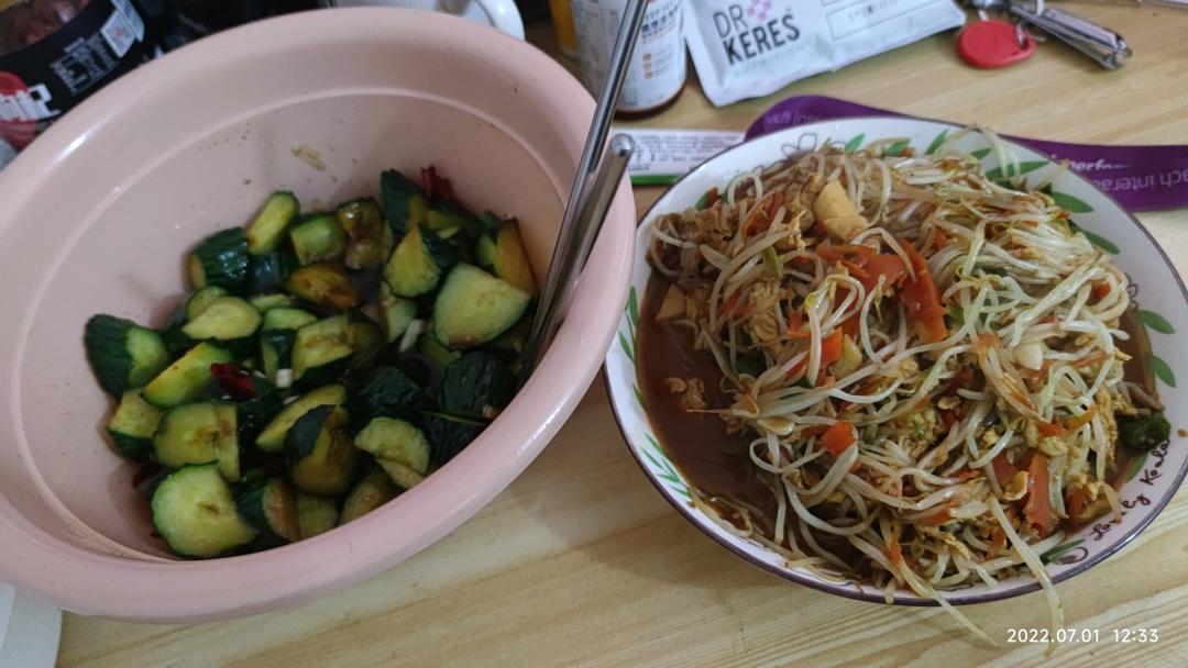 鲜香爽脆炒豆芽