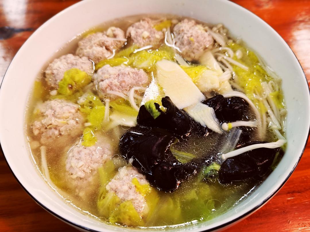 冬日美味肉圆炖汤