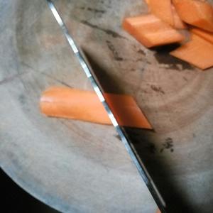 怎样切菱形胡萝卜的做法 步骤8