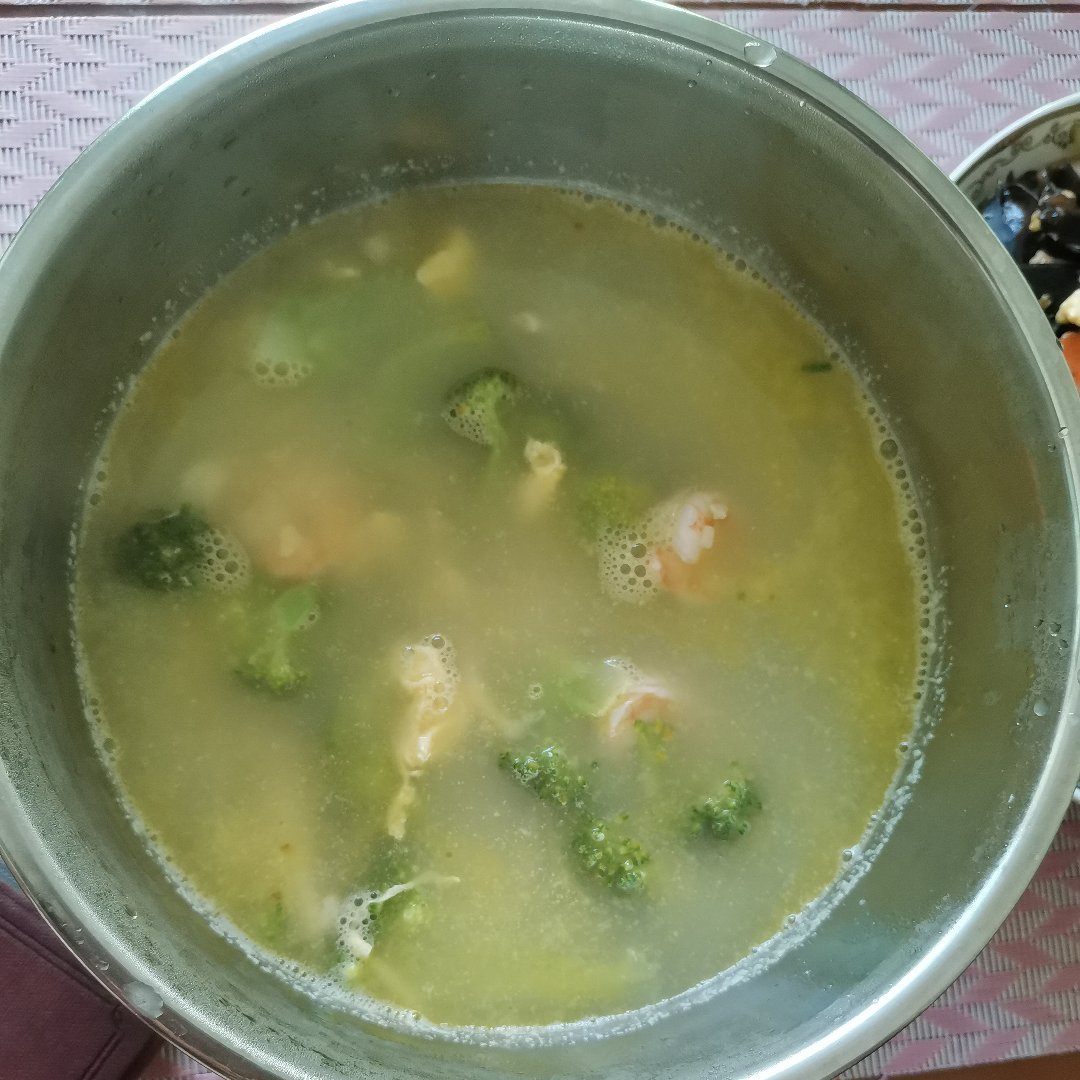 菌菇虾仁三鲜汤
