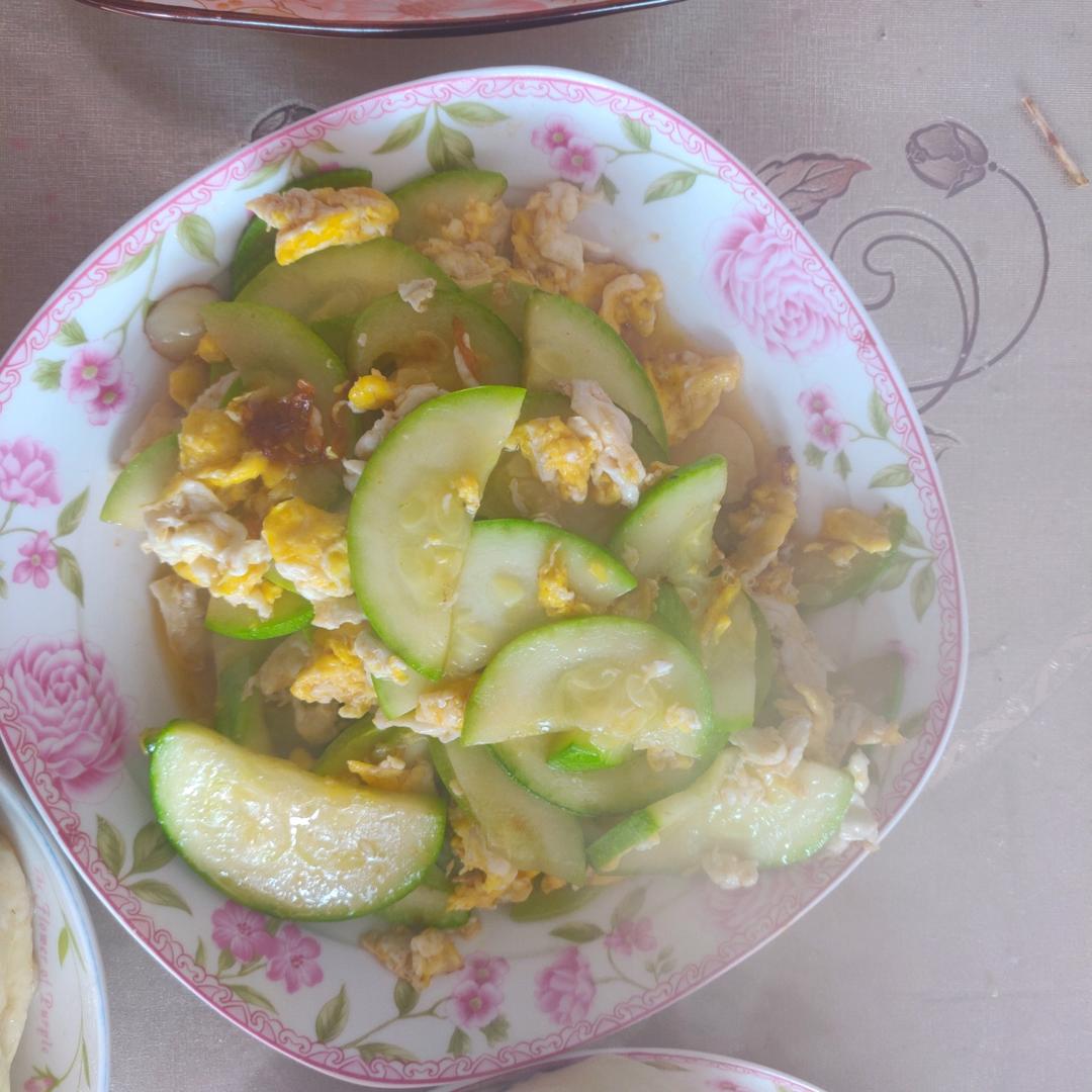 清香的西葫芦炒鸡蛋