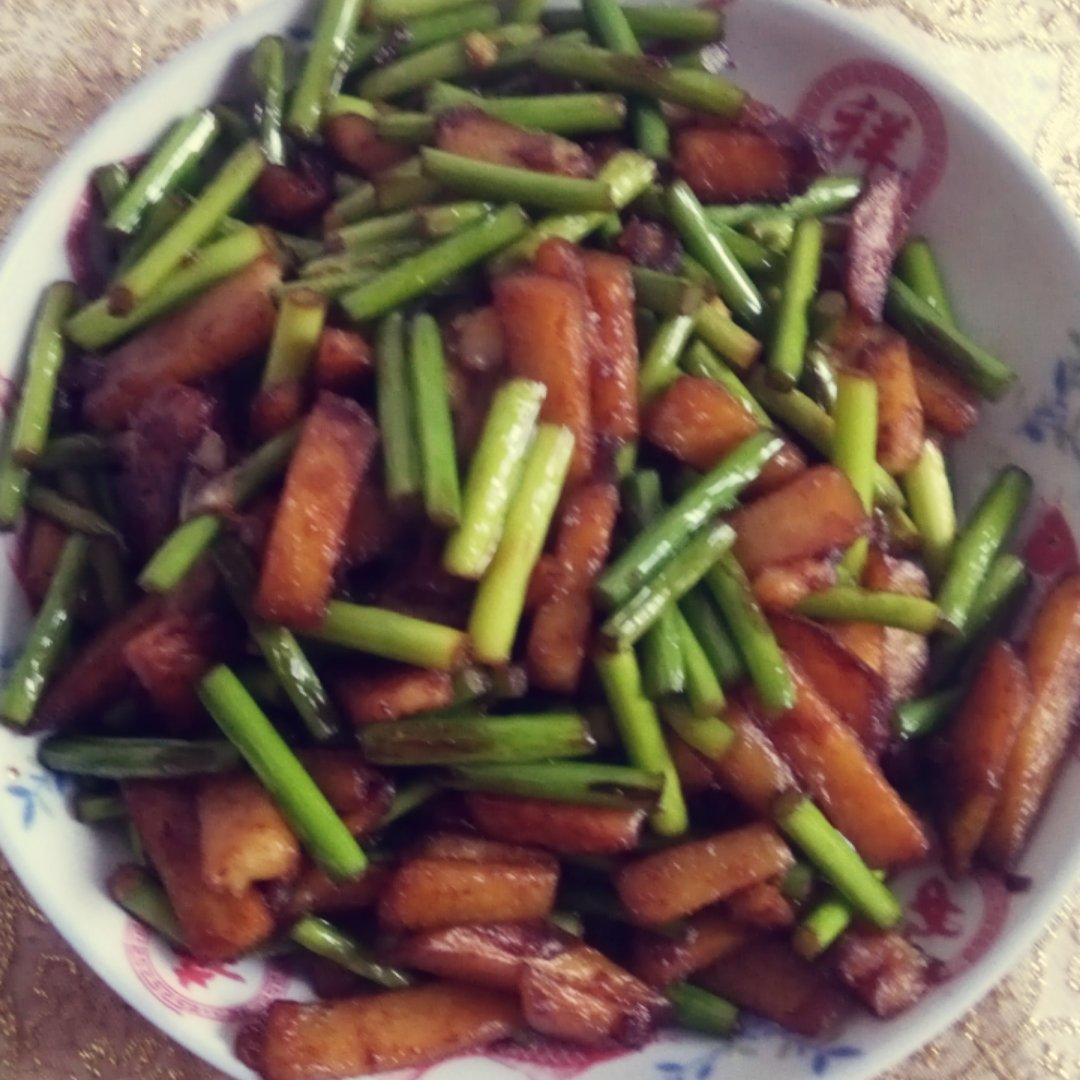 蒜薹炒土豆条